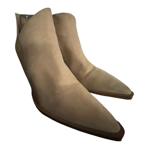 Vince Camuto Grendan Western Bootie Tan Suede With Block Heel  Size 10 FLAW***** - Picture 4 of 7